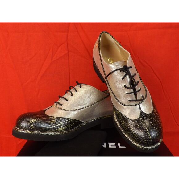 NIB CHANEL G31564 TWO TONE BLACK LEATHER CC LOGO LACE UP OXFORDS 38 $1000 - Picture 1 of 12